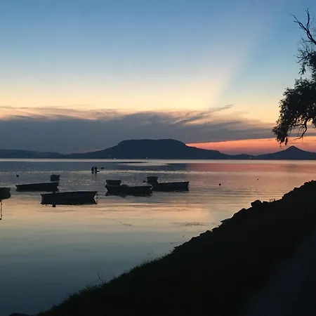 Fonyodi Feszek Apartament *